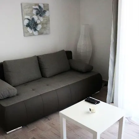 Sweet Corner Apartment Split