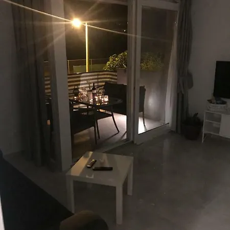 Sweet Corner Apartment *