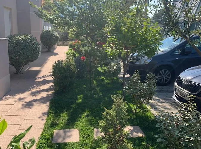 Apartment Sweet Corner