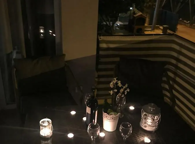 Apartment Sweet Corner Split