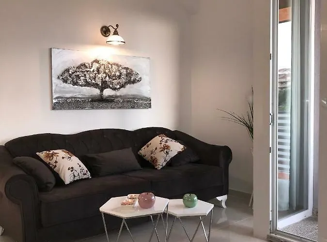 Sweet Corner Apartment *