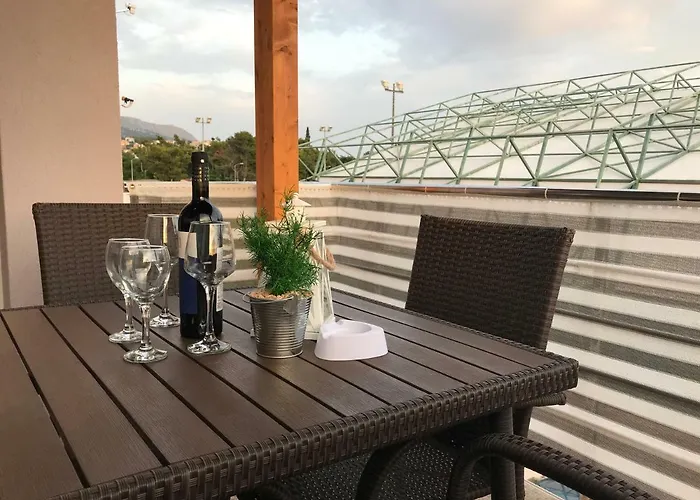 Apartment Sweet Corner