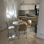 Apartment Sweet Corner Split