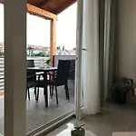 Sweet Corner Split