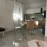Apartment Sweet Corner Split