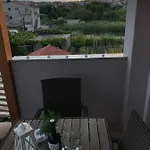 Sweet Corner Split